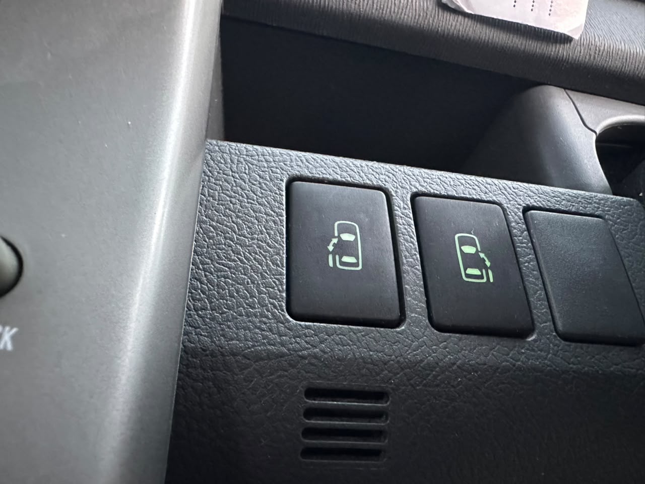 TOYOTA NOAH thumbnail 6
